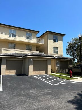 2080 Greenview Shores Blvd # 407, Wellington FL 33414