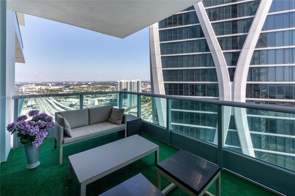 900 Biscayne Blvd # 3910, Miami FL 33132