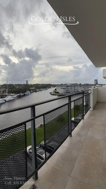 401 SE Golden Isles Dr # 509, Hallandale Beach FL 33009