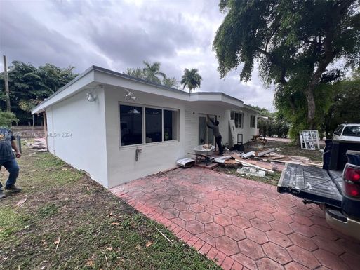 510 NE 155th Ter, Miami FL 33162