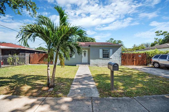 12435 NW 10th Ave, North Miami FL 33168