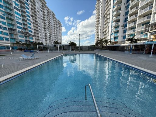 18071 Biscayne Blvd # 1703, Aventura FL 33160