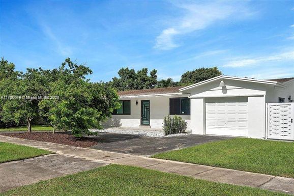 27910 SW 162nd Ave, Homestead FL 33031