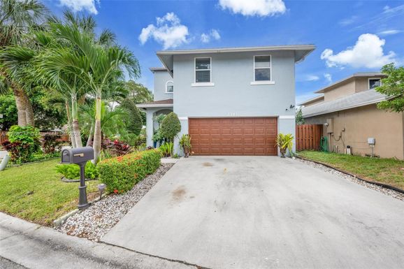 2342 NW 34th Way, Coconut Creek FL 33066