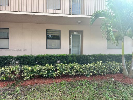 10434 Sunrise Lakes Blvd # 102, Sunrise FL 33322