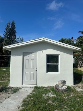 117 NW 13th Ave, Dania Beach FL 33004