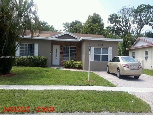 1319 Braeburn, North Lauderdale FL 33068