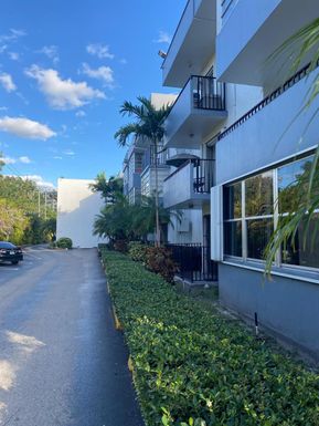 1800 SW 25th St # 2207, Miami FL 33133