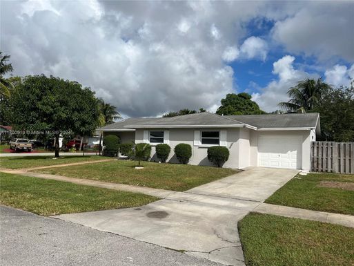 10153 N Windtree Ln N # 0, Boca Raton FL 33428