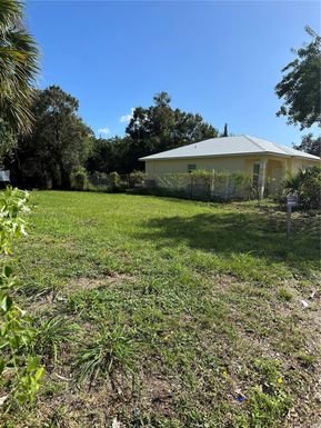 712 N 22nd St, Fort Pierce FL 34950