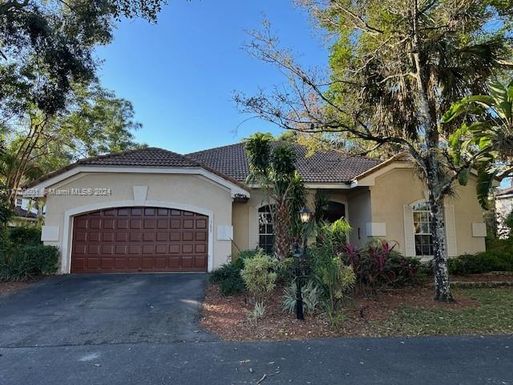 3633 High Pine Dr, Coral Springs FL 33065