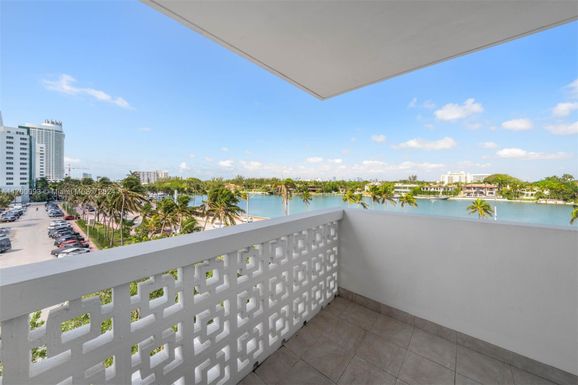 4747 Collins Ave # 401, Miami Beach FL 33140