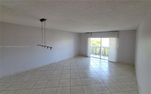 218 NE 12th Ave # 502, Hallandale Beach FL 33009