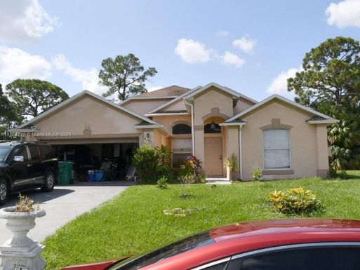 6097 NW E Deville, Port St. Lucie FL 34986