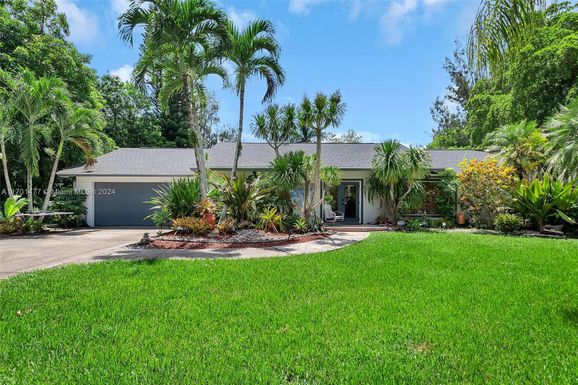 4301 SW 101st Ave, Davie FL 33328