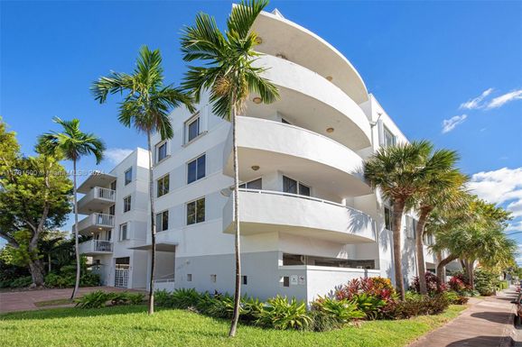 7601 Dickens Ave # 401, Miami Beach FL 33141