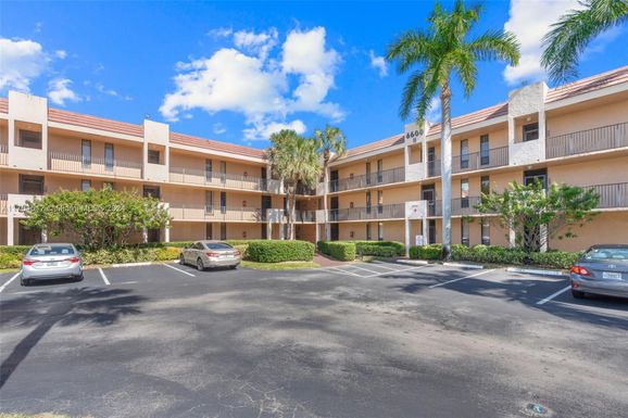 6620 Coral Lake Dr # 208, Margate FL 33063