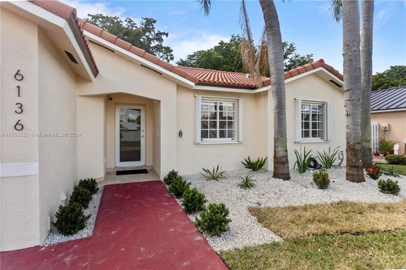 6136 NW 181st Terrace Circle West, Hialeah FL 33015