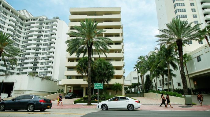 1621 Collins Ave # 208, Miami Beach FL 33139