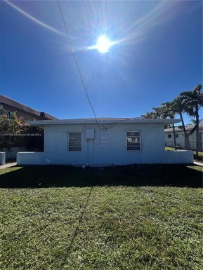 2148 NW Flagler # 11, Miami FL 33125