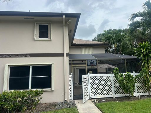 49 Essex Ct # C, Royal Palm Beach FL 33411