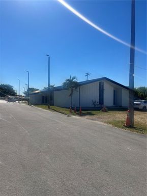 9850 SW 24th St, Miami FL 33165