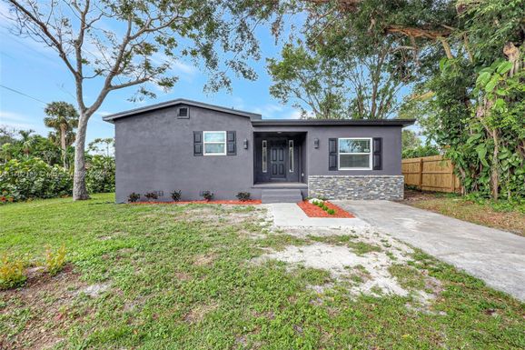 2021 Sunrise blvd, Fort Pierce FL 34950