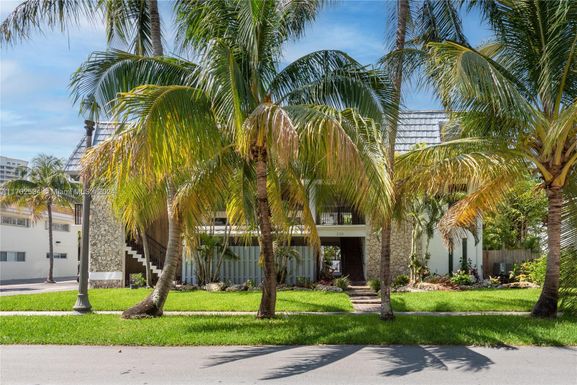 230 Sunrise Dr # 5, Key Biscayne FL 33149