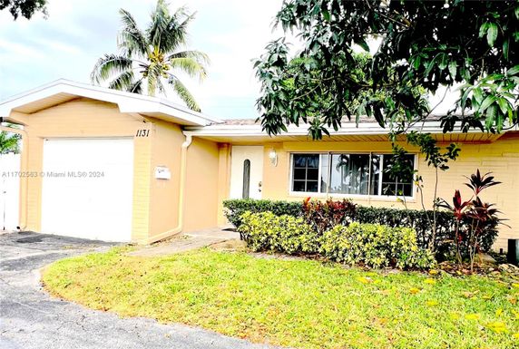 1131 NW 85th Way, Pembroke Pines FL 33024