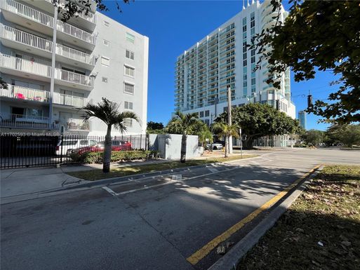 2530 SW 3rd Ave # 101, Miami FL 33129