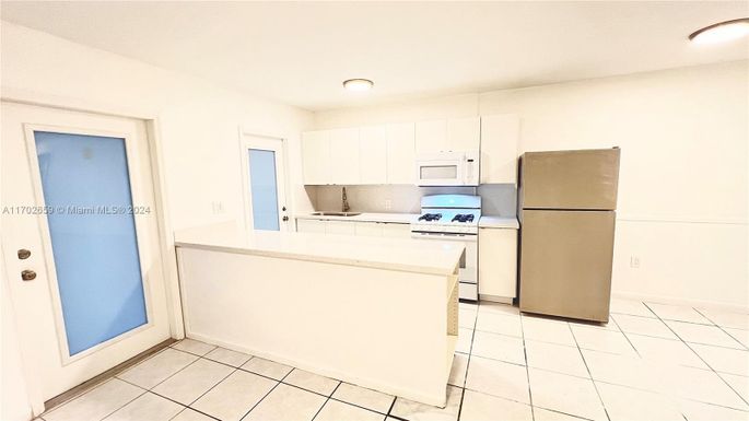 919 Michigan Ave # 8, Miami Beach FL 33139