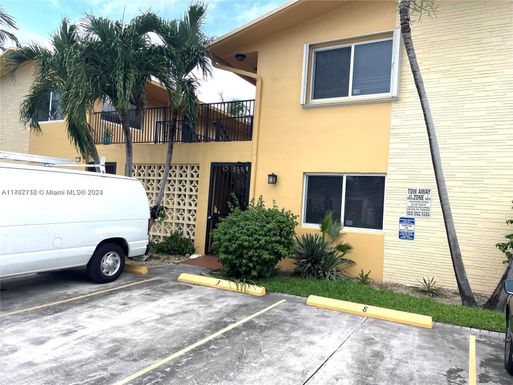 1733 Mayo St # 2, Hollywood FL 33020