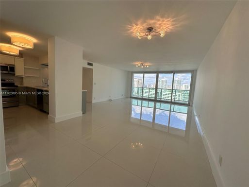 100 Bayview Dr # 1528, Sunny Isles Beach FL 33160