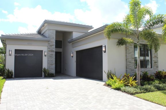 8252 Crystal Downs Ave, Boca Raton FL 33434