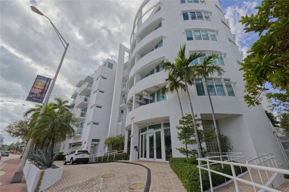 6580 Indian Creek Dr # 411, Miami Beach FL 33141