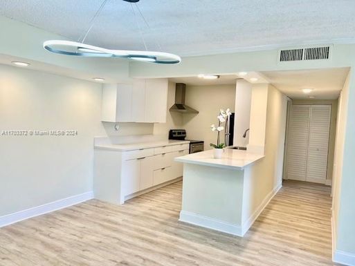 1605 Bay Rd # 307, Miami Beach FL 33139