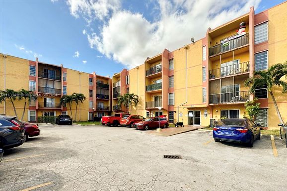 4803 NW 7th St # 14, Miami FL 33126