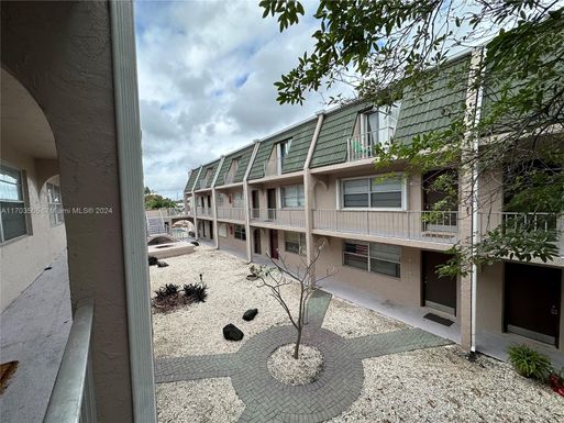 1100 SE 4th Ave # 32, Deerfield Beach FL 33441