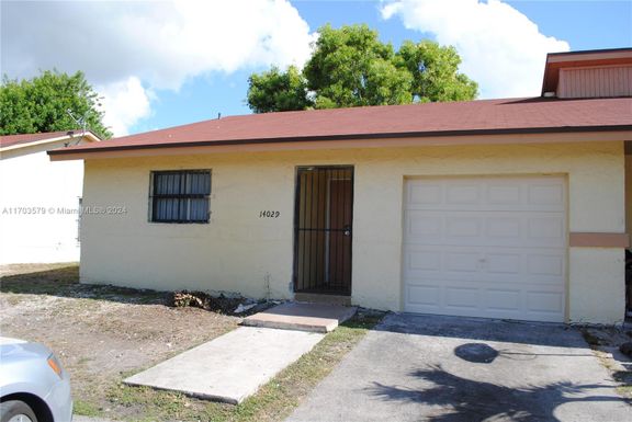 14029 SW 282nd St, Homestead FL 33033