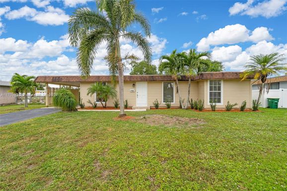 7819 NW 69th Ter, Tamarac FL 33321