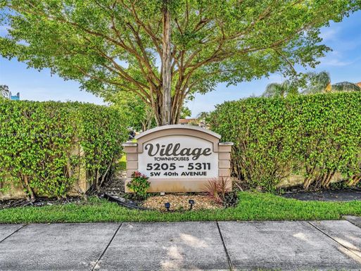 5277 SW 40th Ave # 17, Dania Beach FL 33314