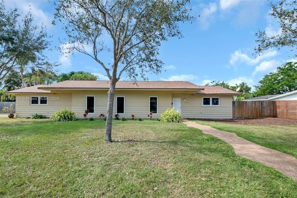 15430 SW 89th Ct, Palmetto Bay FL 33157