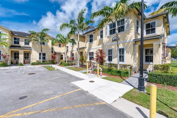 112 SE 28th Ter # 13, Homestead FL 33033