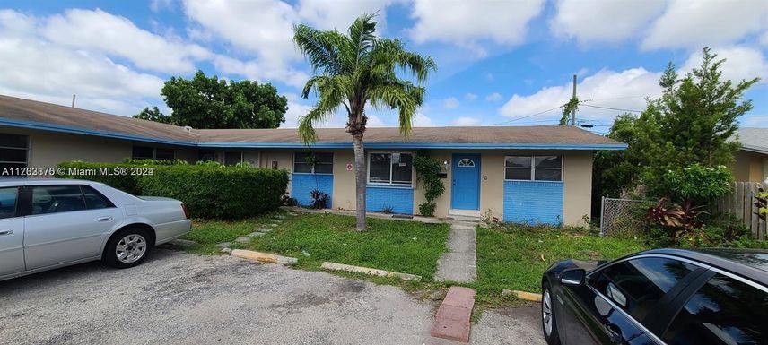 826 SW 5th Ct # 1, Hallandale Beach FL 33009