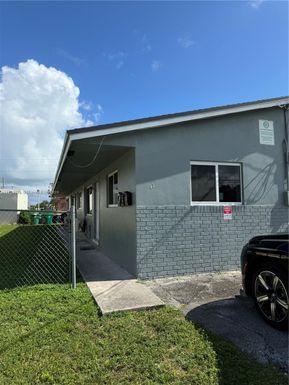 42 NW 6th Ave # 1, Dania Beach FL 33004