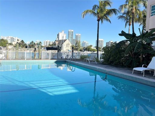 6881 Bay Dr # 23, Miami Beach FL 33141