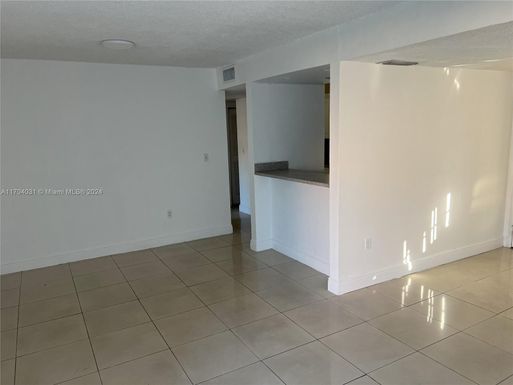 399 NW 72nd Ave # 211, Miami FL 33126