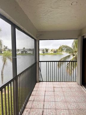 1024 S Independence Dr # 1024H, Homestead FL 33034