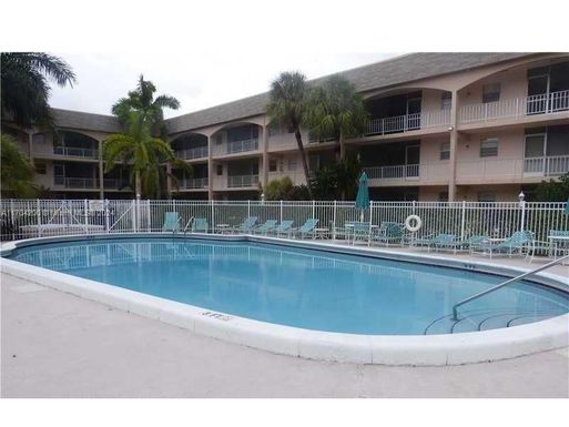 541 Blue Heron Dr # 119, Hallandale Beach FL 33009