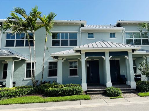 3956 Poinciana Ln, Hollywood FL 33021